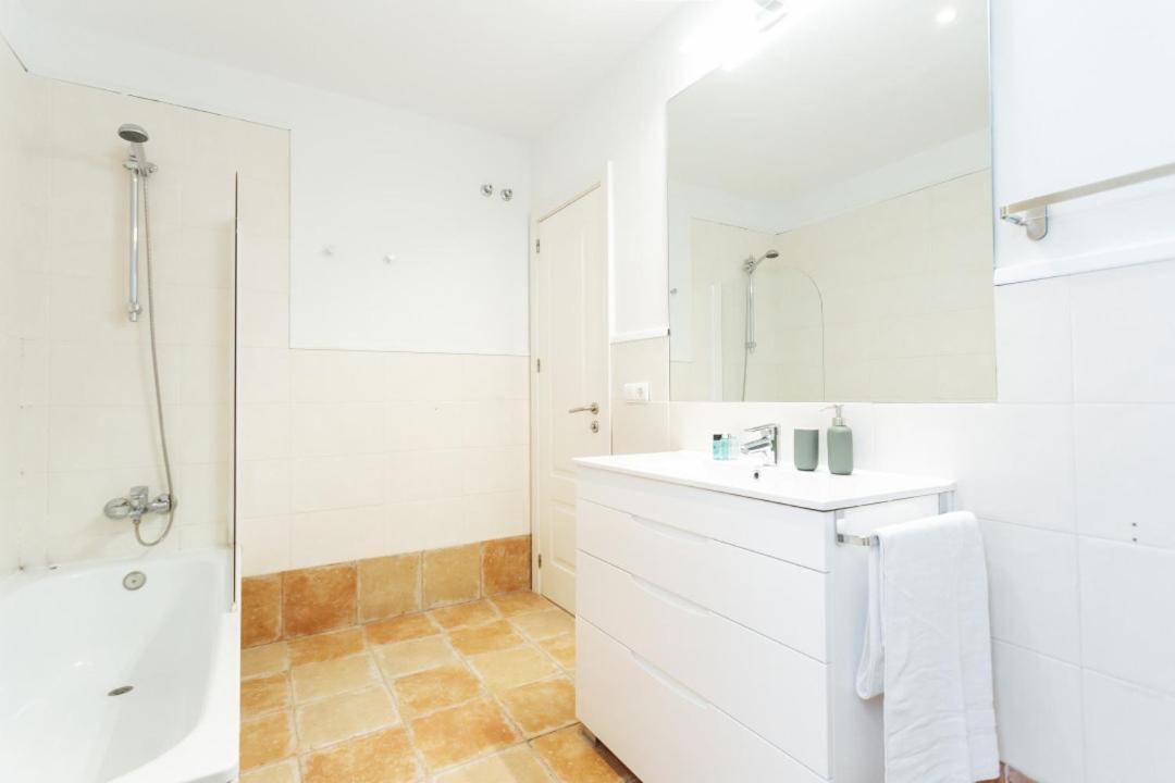 Minty Stay 3Bd Apartment - Triana Севилья Экстерьер фото