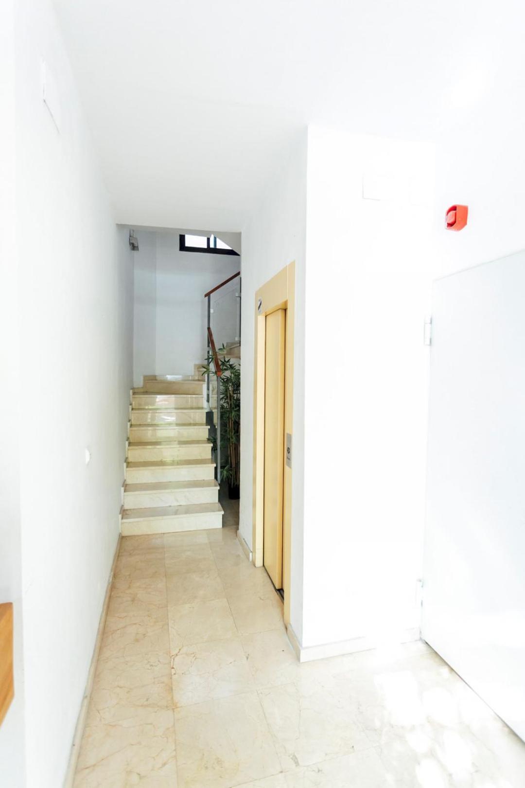 Minty Stay 3Bd Apartment - Triana Севилья Экстерьер фото